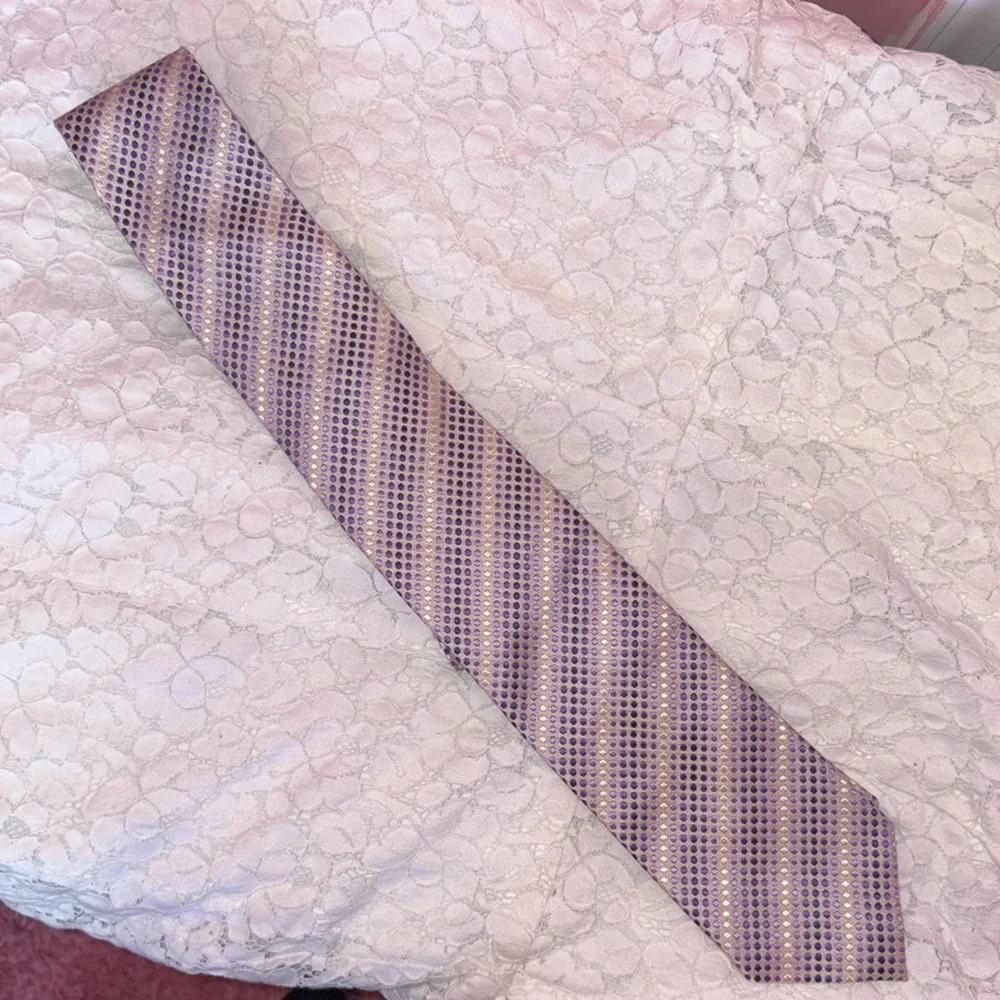 Geoffrey Beene Purple Polka Dot Tie